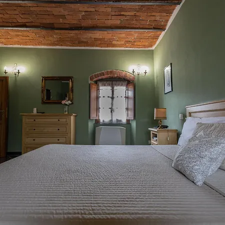 ホテル La Luna サルツァーナ